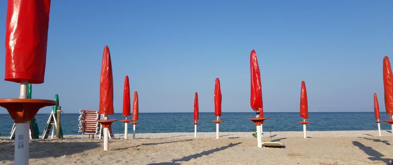 Voglia Di Mare... Holidays On The Beach Lejlighed Porto SantʼElpidio Eksteriør billede